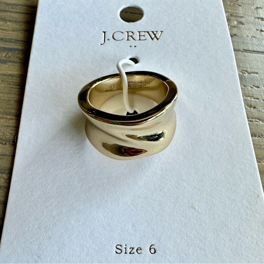 NWT J. Crew Molded Metal Ring - Gold toned, Size 6